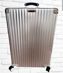 🌟【高級感あふれるアルミ調キャリーケース】🌟４輪　海外旅行　クラシック　フライト Luxury aluminum-style carry-on case