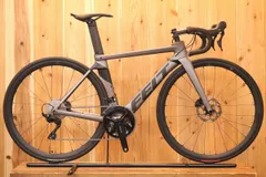 FELT AR advanced フロントフォーク まるで別物の完璧な進化を実現。現代ロードバイクの全てが