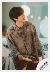 【中古】生写真(STARTO) Snow Man/深澤辰哉/膝上/シングル「BREAKOUT / 君は僕のもの」MV＆ジャケ写オフショット/公式生写真