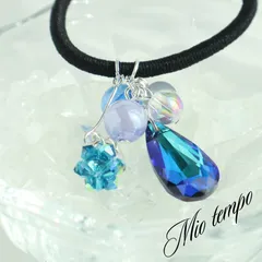 揺れるキラキラ雫のヘアゴム