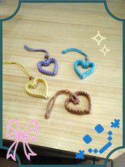 ハンドメイド　マクラメストラップ　ハート