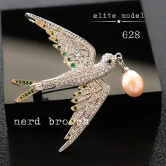 パールを運ぶツバメのブローチ　淡水パール 本真珠 幸運 鳥 動物 フォーマル CZジルコニア 高級感 大人 生き物 発表会 入学式 卒業式 お呼ばれ コサージュ 新品未使用 NerD
