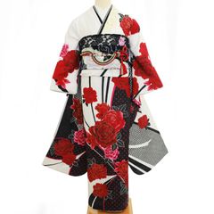 華やか振袖 赤黒花柄(専用) メルカリルールに基づいたものとする。 ☆赤地に黒ぼかしの華やかモダン花柄振袖 | MK振袖スタイル