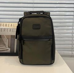 TUMI トゥミ 美品！カモフラ 迷彩 バックパック リュック スタッズ 