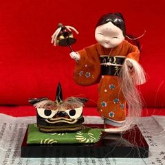 佐渡島のお土産物／たらい舟に乗った少女。【顔が割れています