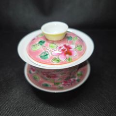 [輸入品」プラナカン手描き茶碗(蓋、受皿付)ピンク