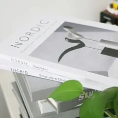 ディスプレイブック 洋書 インテリア フェイクブック ダミー洋書 ダミーブック 撮影小物 小道具 イミテーションブック 1冊 本 ブック おしゃれ 置き物 雑貨 スタジオ インスタ 英語 海外 雑誌 カフェ 美容室 サロン モデルルーム 内装 インテリア雑貨