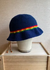ラスタカラーライン入りハット✳︎ラスタクラッシャーハット✳︎ラスタバケットハット✳︎ラスタニット帽✳︎手編みニット帽✳︎Handknit✳︎フリーサイズ✳︎男女兼用✳︎紺色✳︎Navy✳︎ゆるフリル
