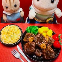 548大きいサイズサイコロステーキ⭐️ミニチュアフード　ドールハウス　リカちゃん　バービー　シルバニア　樹脂粘土　ねんどろいど　ブライス　オビツ　ミニチュア　フェイクフード