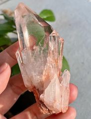 天然ピンク色69.7gマニカラン産 ヒマラヤキャンドルクォーツ　ラスター原石置物