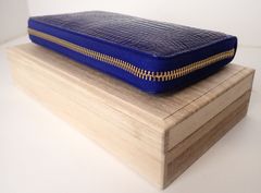 【新品】クロコダイル長財布　シャイニーブルー　ヘンローン　霧箱付き