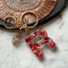 red rose♡レジンイニシャルキーホルダー　R