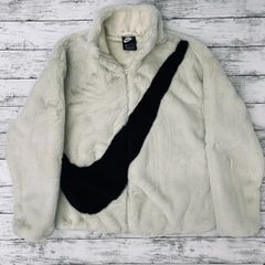 【M】Nike ナイキ オーバーサイズ スウォッシュロゴ フェイクファージャケット/Sportswear Oversized Swoosh Logo Faux Fur Jacket/品番:CU6558-238/ 服飾 (72-2025-0709-KO-004)
