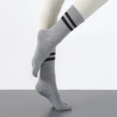 ☆ ライトグレー ☆ 五本指ソックス ストッキング ヨガ 靴下 pmysocks15 5本指ソックス レディース 滑り止め ストッキング ヨガ 靴下 5本指 ソックス ずれ落ちにくい ヨガウェア すべり止め 疲れにくい 軽量 軽い 暖かい 防寒のサムネイル