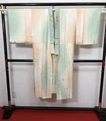 【中古】Mサイズ 長襦袢 正絹 芝草の地紋 グリーンぼかし