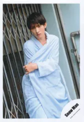 【中古】生写真(ジャニーズ) Snow Man/向井康二/膝上/シングル「HELLO HELLO」MV＆ジャケ写オフショット/公式生写真