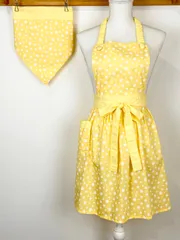 黄色の小さなお花柄のハンドメイド子供エプロンと三角巾のセット