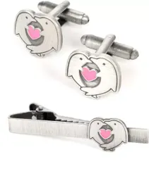 【中古】銀製品・指輪・アクセサリー(キャラクター) イルカ ネクタイピン＆カフスボタンセット 「魔女の旅々」