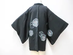 【一輝堂】【着物】羽織 黒羽織 絵羽柄 七宝草花文 羽織紐付 身丈約81cm 裄丈約63cm 25z01-161