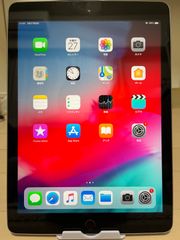 【美品】Apple iPad (第5世代) Wi-Fiモデル 32GB スペースグレー