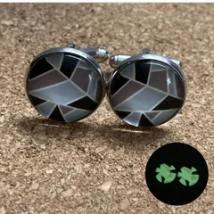 k068　暗闇で光る　グロー　幾何学模様　ジオメトリック　カフスボタン　カフス