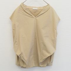 未使用！完売品/ ベージュ Vネック フレンチスリーブブラウス - メルカリ