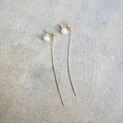 Ouca（ウーサ）ピアス／【一点もの】一粒淡水パールと艶やかなエレガントチェーンが揺れる2wayピアス