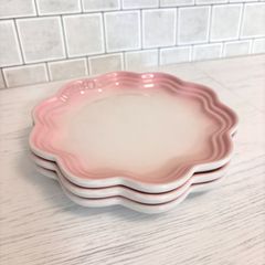 ルクルーゼ フリルプレート 18cmフラワーコレクション シフォンピンク 3枚