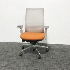 ベゼル ファンクショナル ランバーサポート付 オフィスチェア コクヨ オレンジ