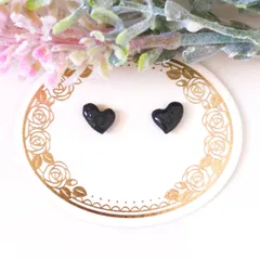 no.197　レジン　大人ハート　バレンタイン　ブラック　小さい　ピアス　イヤリング　ハンドメイド