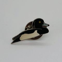 英国　ブリティシュ ワイルドライフ　『 キンクロハジロ 』　ピンバッジ   British wildlife  鳥　バード　バッチ　ビンテージ　Barbour バブアー レトロ　昭和 　( BAT1400 )