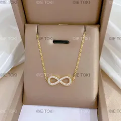 女性のためのモダンなステンレス鋼の無限のペンダントネックレス 古典的なラッキージルコニアジュエリー 永遠の誕生日プレゼント