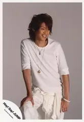 【中古】生写真(ジャニーズ) Hey! Say! JUMP/高木雄也/衣装白・ネックレス・膝上・背景グレー/公式生写真