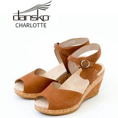 dansko（ダンスコ）CHARLOTTE CAMEL｜シャーロット キャメル カジュアル おしゃれ ウェッジソール サンダル