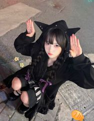 猫耳ピアス　フーディー　長袖　パーカー　病み　かわいい　量産型　地雷系　黒　ブラック　春　夏　秋　日焼け防止　上着　ジャージ　サブカル　ファッション　ピアス　フリル　ロリータ　ロリィタ　界隈　渋谷　原宿　病み系　メンヘラ　悪魔界隈　ぴえん系女子