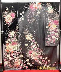 ＜大特価＞　現品限り　used　振袖　黒地花束にリボン付き　正絹　成人式　およばれ　着付け練習
