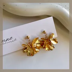 小ぶり好きさんに♡【304ステンレス 24KGP 本金メッキ ポスト】 メタル ゴールド シルバー フラワー 小ぶり ブーケ お花 花びら クリア ビーズ 可愛い キレイ アレルギー対応 ピアス ハンドメイドピアス 【イヤリング変更可能】