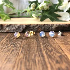 【丸玉】6㎜枠×人口オパール・サージカルステンレスピアス／人口石・ユニセックス
