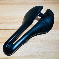 【良品】 ボントレガー アイオロス プロ AEOLUS PRO カーボンレール サドル BONTRAGER CARBON 145 トレック マドン エモンダ ドマーネ TREK