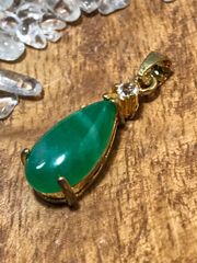 ◇雫型/涙型【マレーシア産/翡翠/ジェイド】ペンダントトップ/ネックレス[8-04