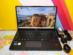 美品 タッチパネル 第12世代 富士通 U9312/K ノートPC 13.3型