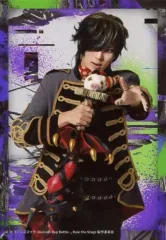 【中古】生写真(男性) 加藤大悟(四十物十四)/膝上・マイク・背景紫・緑・キャラクターショット/舞台「『ヒプノシスマイク-Division Rap Battle-』Rule the Stage -track.3-」ソロブロマイド