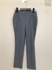 LEONARDレオナール 素敵な花柄パンツ　LL スラックス LEONARDレオナール 素敵な花柄パンツ LL スラックス