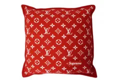 【新品未使用】LOUIS VUITTON イエロークッション 約45cm 新品未使用】LOUIS VUITTON イエロークッション 約45cm