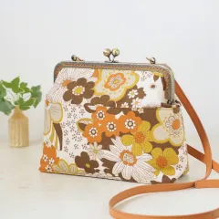 レトロな花柄がま口ショルダーバッグ がま口バッグ がまぐち ガマグチ バッグ 斜め掛け 肩掛け 軽量  プレゼント ギフト