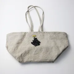 ミナペルホネン mela　りんご 刺繍　トートバッ　未使用 ミナペルホネン りんごの樹に鳥の刺繍リネンバッ（黒） - メルカリ
