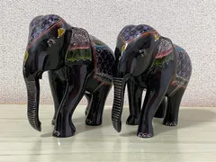 【KB90】アジア 土産　木製　ぞう 象　2頭セット　オブジェ　長さ16〜18cm　高さ約15.5〜17cm　重さ約0.5kg　工芸品　木工　置物　インテリア