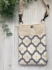 グレー　スマホポシェット　スマホショルダー　ハンドメイド　布製