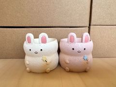 【うさぎ】リトルレジンポット　4994S　1号鉢　2個セット　お月見　多肉植物　アニマル　動物　ポリレジン　レジンポット　レジン　ミニプランター　プリザーブドフラワー　ガーデニング雑貨　小物入れ 　可愛い　プレゼント　ギフト　★まとめ買い値下げ交渉可★