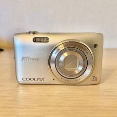 Nikon デジタルカメラ COOLPIX S3500 光学7倍ズーム 有効画素数 2005万画素 クリスタルシルバー S3500SL(中古品)